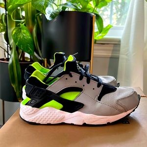 NIKE HURACHE BOYS 2Y